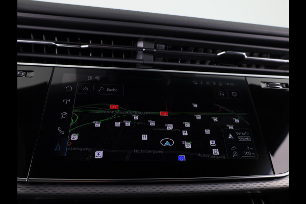 Audi Q8 60 TFSI e quattro Pro Line S Competition 490pk | Panoramadak | Head up display | Memory | Trekhaak | Massage stoelen | Assistentpakket Tour |