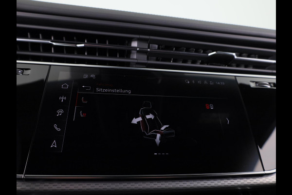 Audi Q8 60 TFSI e quattro Pro Line S Competition 490pk | Panoramadak | Head up display | Memory | Trekhaak | Massage stoelen | Assistentpakket Tour |