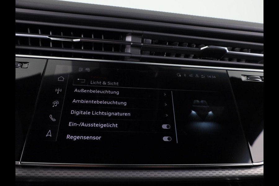Audi Q8 60 TFSI e quattro Pro Line S Competition 490pk | Panoramadak | Head up display | Memory | Trekhaak | Massage stoelen | Assistentpakket Tour |