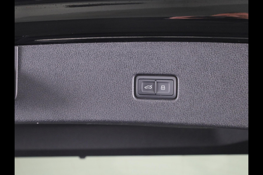 Audi Q8 60 TFSI e quattro Pro Line S Competition 490pk | Panoramadak | Head up display | Memory | Trekhaak | Massage stoelen | Assistentpakket Tour |