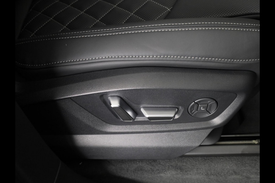 Audi Q8 60 TFSI e quattro Pro Line S Competition 490pk | Panoramadak | Head up display | Memory | Trekhaak | Massage stoelen | Assistentpakket Tour |