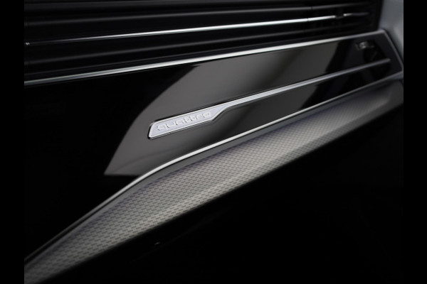 Audi Q8 60 TFSI e quattro Pro Line S Competition 490pk | Panoramadak | Head up display | Memory | Trekhaak | Massage stoelen | Assistentpakket Tour |