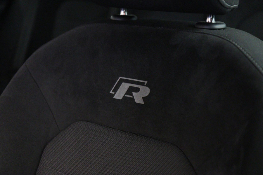 Volkswagen Golf 2.0 TSI 4Motion R /PANO/CARPLAY/KEYLESS/ACC/BLINDSPOT/DUNAAUDIO/SFEER/VOL