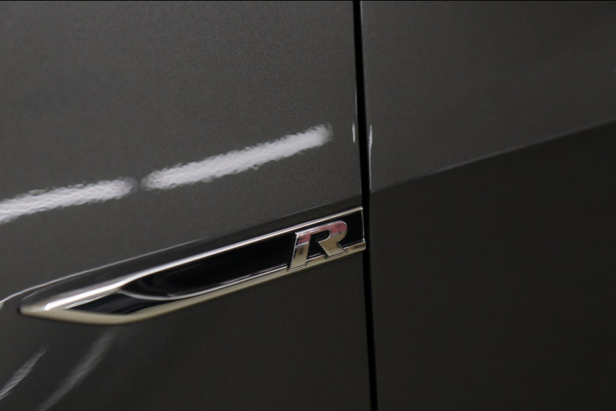 Volkswagen Golf 2.0 TSI 4Motion R /PANO/CARPLAY/KEYLESS/ACC/BLINDSPOT/DUNAAUDIO/SFEER/VOL