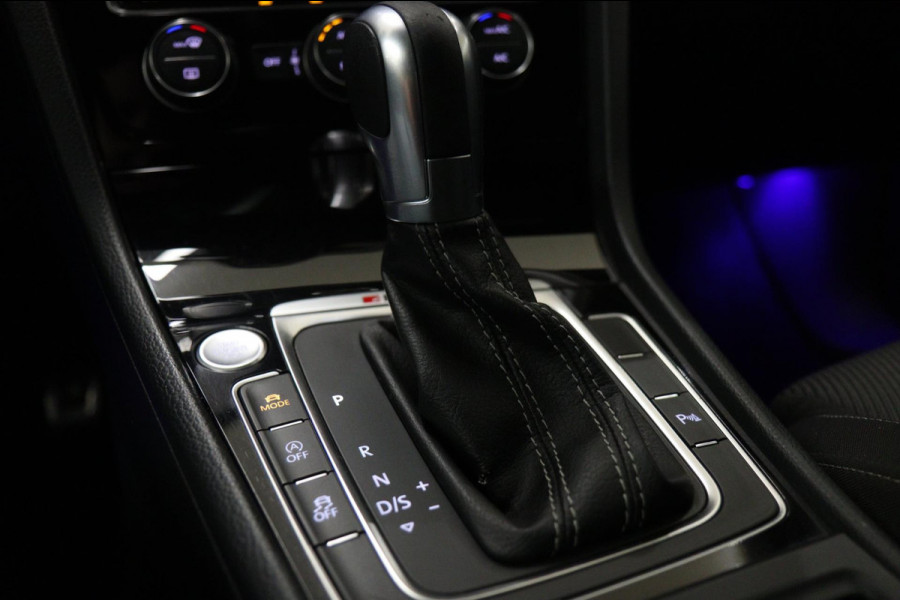 Volkswagen Golf 2.0 TSI 4Motion R /PANO/CARPLAY/KEYLESS/ACC/BLINDSPOT/DUNAAUDIO/SFEER/VOL