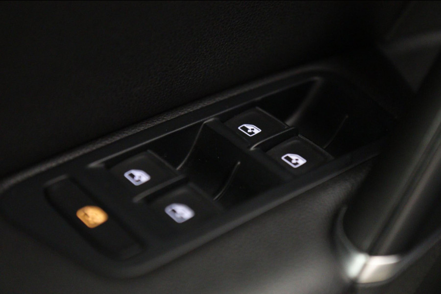 Volkswagen Golf 2.0 TSI 4Motion R /PANO/CARPLAY/KEYLESS/ACC/BLINDSPOT/DUNAAUDIO/SFEER/VOL