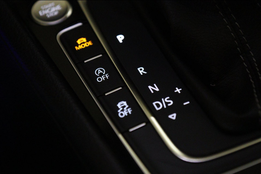 Volkswagen Golf 2.0 TSI 4Motion R /PANO/CARPLAY/KEYLESS/ACC/BLINDSPOT/DUNAAUDIO/SFEER/VOL