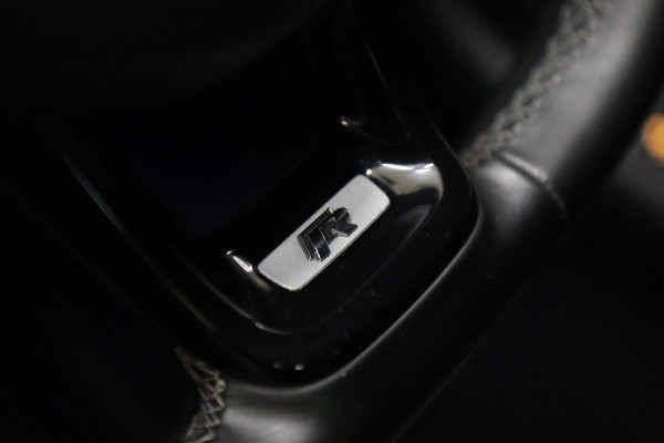 Volkswagen Golf 2.0 TSI 4Motion R /PANO/CARPLAY/KEYLESS/ACC/BLINDSPOT/DUNAAUDIO/SFEER/VOL