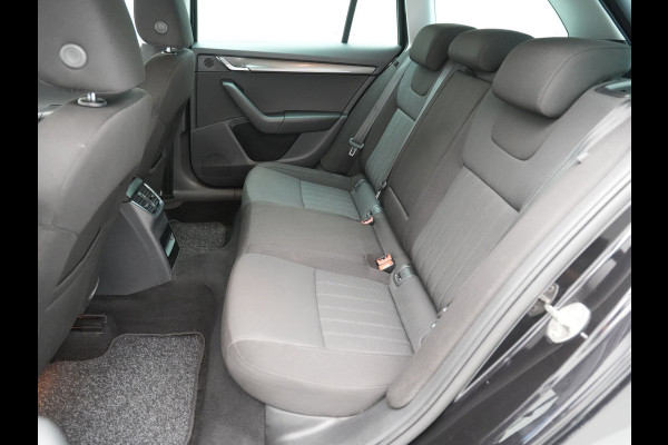 Škoda Octavia Combi 1.5 TSI 150pk DSG Greentech Business Edition Plus Navigatie Stoelverwarming Canton Clima 104