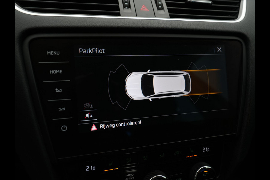 Škoda Octavia Combi 1.5 TSI 150pk DSG Greentech Business Edition Plus Navigatie Stoelverwarming Canton Clima 104