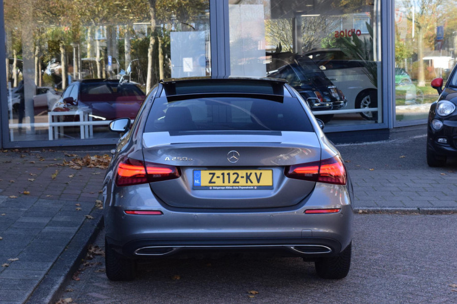 Mercedes-Benz A-Klasse 250 e Luxury Line|Dak|Sfeer|Trekhaak|Orig.NL.