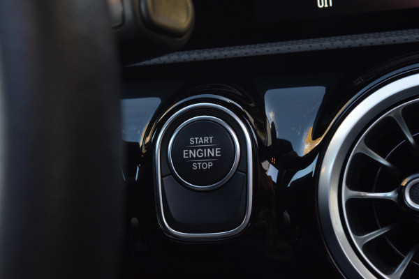 Mercedes-Benz A-Klasse 250 e Luxury Line|Dak|Sfeer|Trekhaak|Orig.NL.