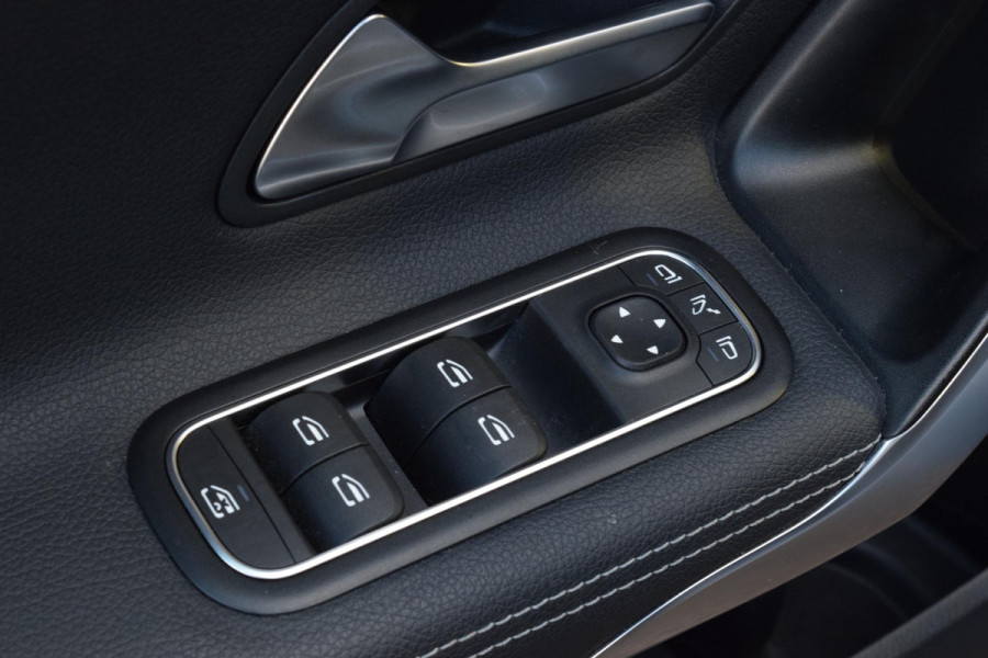 Mercedes-Benz A-Klasse 250 e Luxury Line|Dak|Sfeer|Trekhaak|Orig.NL.