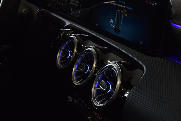 Mercedes-Benz A-Klasse 250 e Luxury Line|Dak|Sfeer|Trekhaak|Orig.NL.