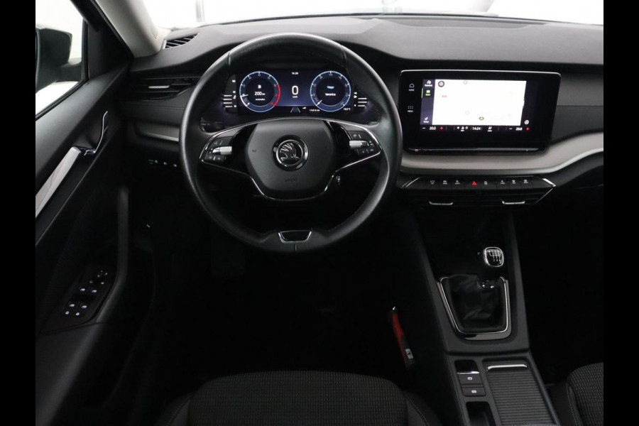 Škoda Octavia 1.0 TSI Business Edition | Carplay | Navigatie | Chroom Pakket | Parkeerhulp | Full LED | Getint glas | Climate control | Cruise control | Bluetooth | Virtual Cockpit | Keyless start | 18'' lichtmetalen velgen