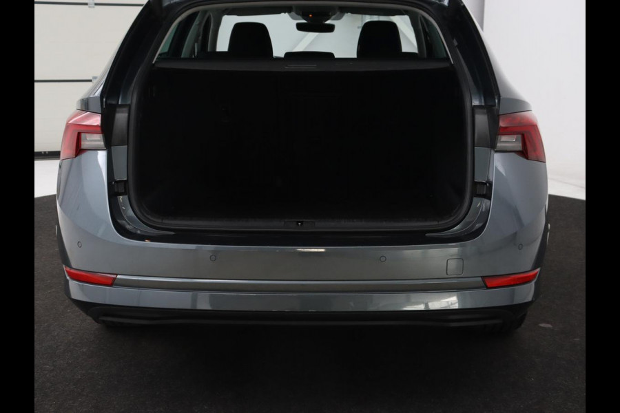 Škoda Octavia 1.0 TSI Business Edition | Carplay | Navigatie | Chroom Pakket | Parkeerhulp | Full LED | Getint glas | Climate control | Cruise control | Bluetooth | Virtual Cockpit | Keyless start | 18'' lichtmetalen velgen