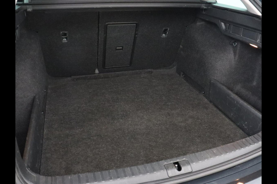 Škoda Octavia 1.0 TSI Business Edition | Carplay | Navigatie | Chroom Pakket | Parkeerhulp | Full LED | Getint glas | Climate control | Cruise control | Bluetooth | Virtual Cockpit | Keyless start | 18'' lichtmetalen velgen