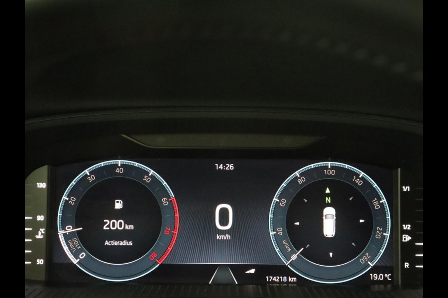 Škoda Octavia 1.0 TSI Business Edition | Carplay | Navigatie | Chroom Pakket | Parkeerhulp | Full LED | Getint glas | Climate control | Cruise control | Bluetooth | Virtual Cockpit | Keyless start | 18'' lichtmetalen velgen