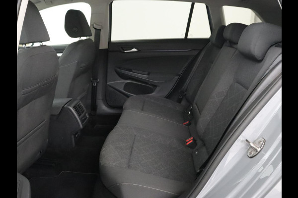 Volkswagen Golf 1.0 TSI Life | Trekhaak | Stoelverwarming | Camera | Carplay | Adaptive cruise | Stuurverwarming | Navigatie | Getint glas | Full LED | Climate control | Digital Cockpit | Sfeerverlichting