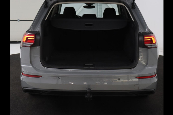 Volkswagen Golf 1.0 TSI Life | Trekhaak | Stoelverwarming | Camera | Carplay | Adaptive cruise | Stuurverwarming | Navigatie | Getint glas | Full LED | Climate control | Digital Cockpit | Sfeerverlichting