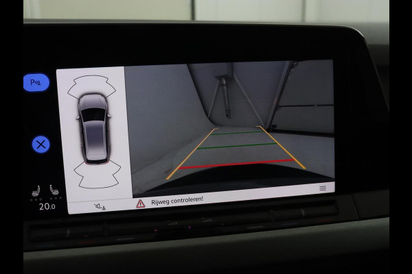 Volkswagen Golf 1.0 TSI Life | Trekhaak | Stoelverwarming | Camera | Carplay | Adaptive cruise | Stuurverwarming | Navigatie | Getint glas | Full LED | Climate control | Digital Cockpit | Sfeerverlichting