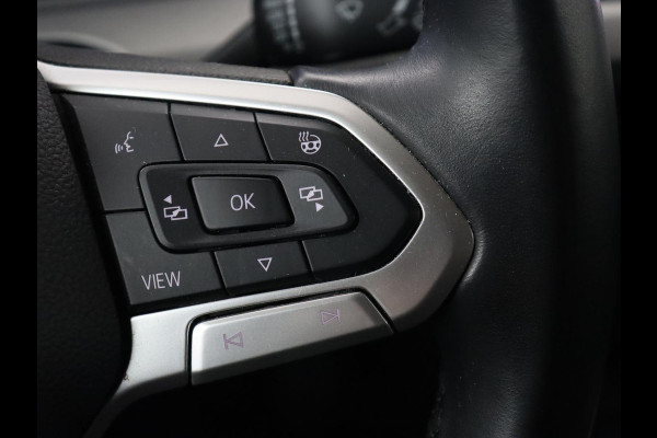 Volkswagen Golf 1.0 TSI Life | Trekhaak | Stoelverwarming | Camera | Carplay | Adaptive cruise | Stuurverwarming | Navigatie | Getint glas | Full LED | Climate control | Digital Cockpit | Sfeerverlichting