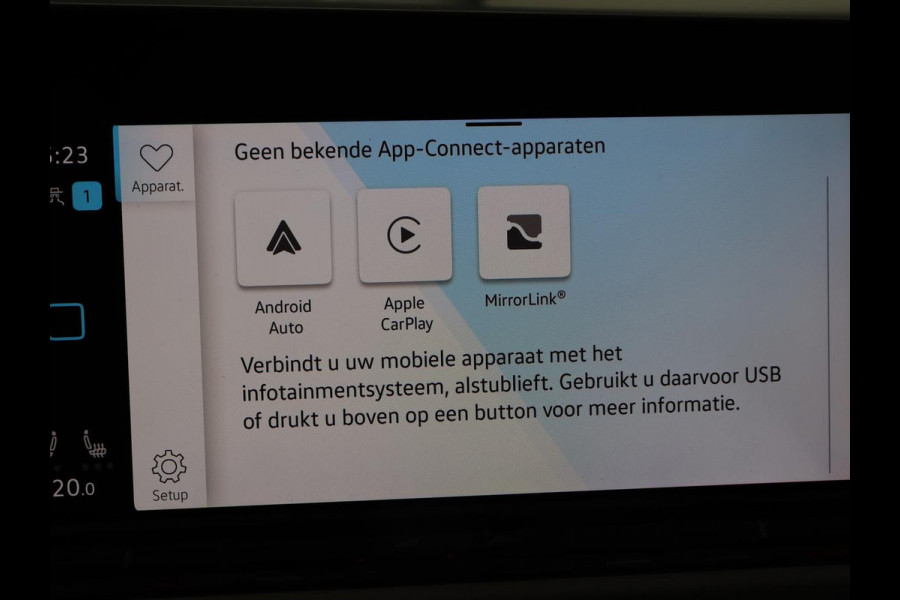 Volkswagen Golf 1.0 TSI Life | Trekhaak | Stoelverwarming | Camera | Carplay | Adaptive cruise | Stuurverwarming | Navigatie | Getint glas | Full LED | Climate control | Digital Cockpit | Sfeerverlichting