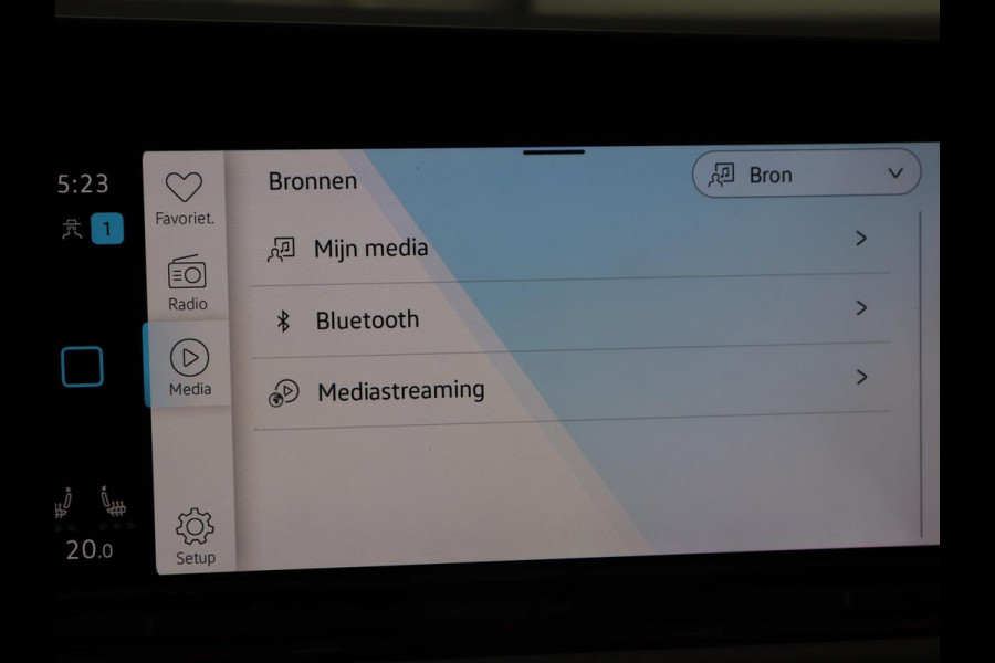 Volkswagen Golf 1.0 TSI Life | Trekhaak | Stoelverwarming | Camera | Carplay | Adaptive cruise | Stuurverwarming | Navigatie | Getint glas | Full LED | Climate control | Digital Cockpit | Sfeerverlichting