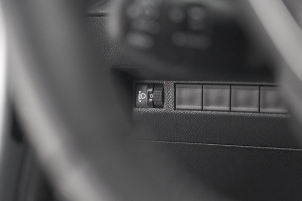 Peugeot 208 PureTech 100 Active | Parkeersensoren | Navigatie | Apple Carplay