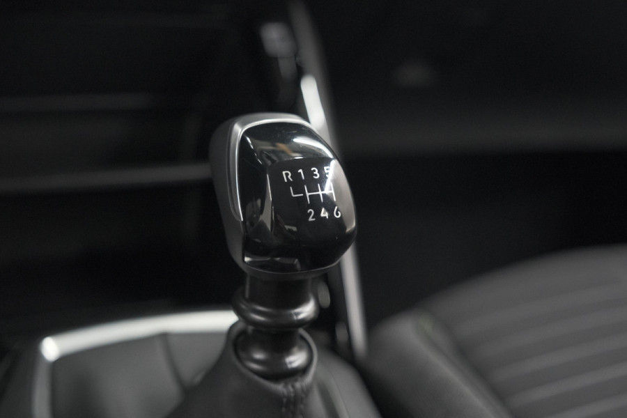 Peugeot 208 PureTech 100 Active | Parkeersensoren | Navigatie | Apple Carplay