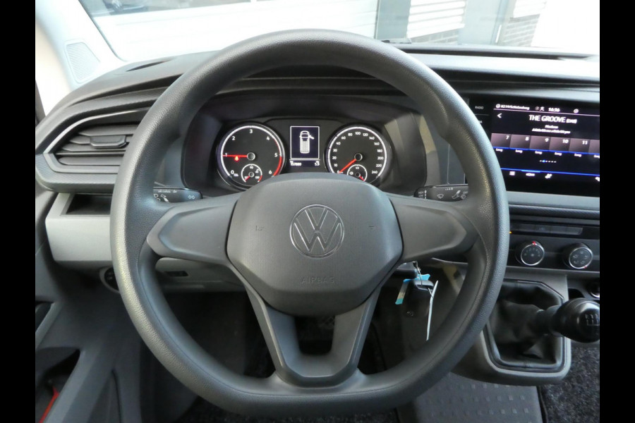 Volkswagen Transporter 2.0 TDI 150 pk L2H1 lang airco navigatie trekhaak
