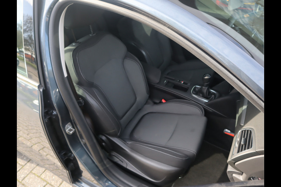 Renault MEGANE Estate 1.3 TCe 140 Equilibre