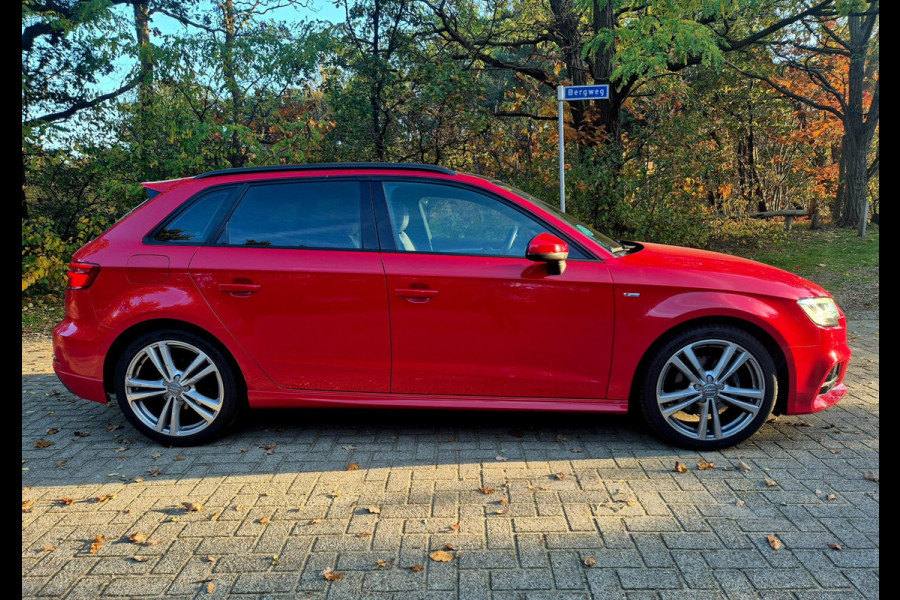 Audi A3 Sportback 35 TFSI S Line . Panoramadak . Matrix . 54000 km