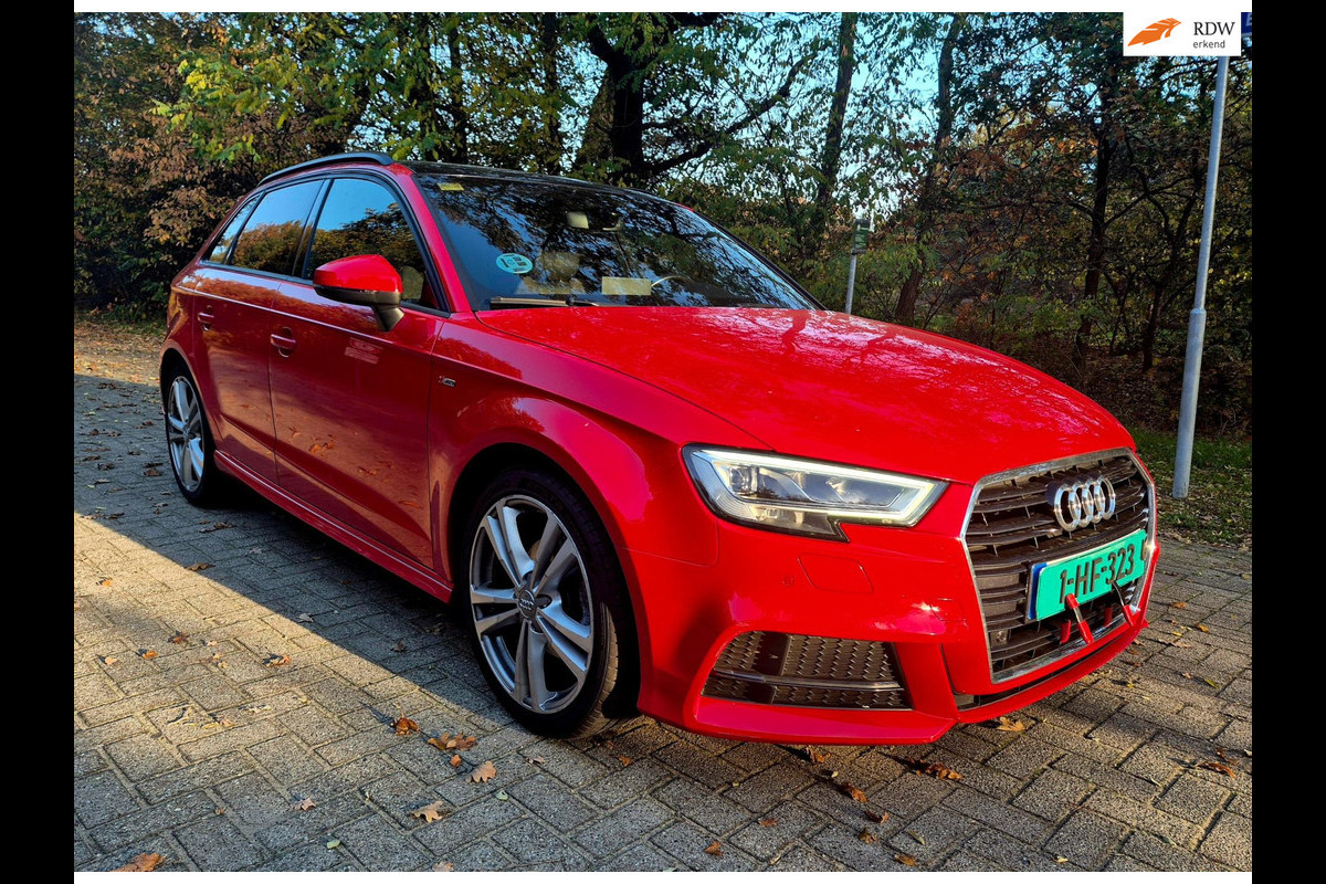 Audi A3 Sportback 35 TFSI S Line . Panoramadak . Matrix . 54000 km