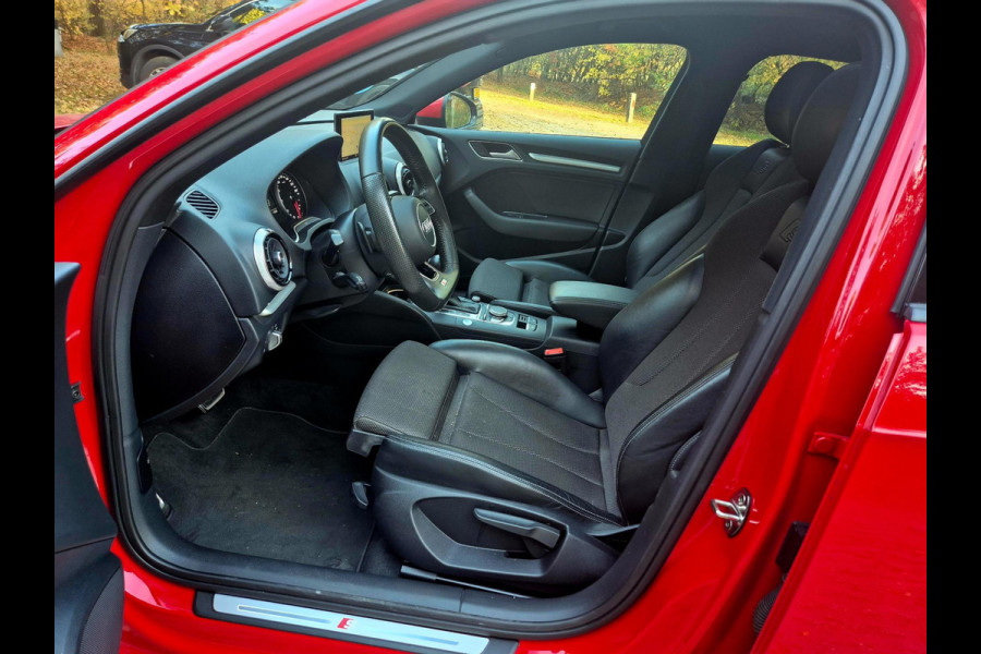 Audi A3 Sportback 35 TFSI S Line . Panoramadak . Matrix . 54000 km