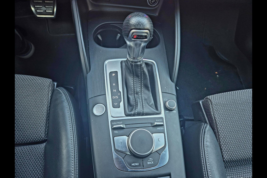 Audi A3 Sportback 35 TFSI S Line . Panoramadak . Matrix . 54000 km