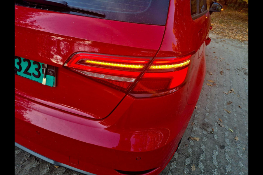 Audi A3 Sportback 35 TFSI S Line . Panoramadak . Matrix . 54000 km