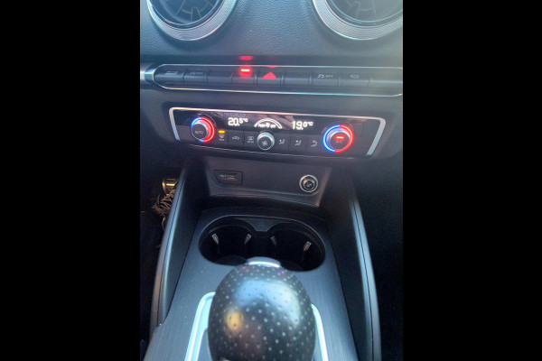 Audi A3 Sportback 35 TFSI S Line . Panoramadak . Matrix . 54000 km