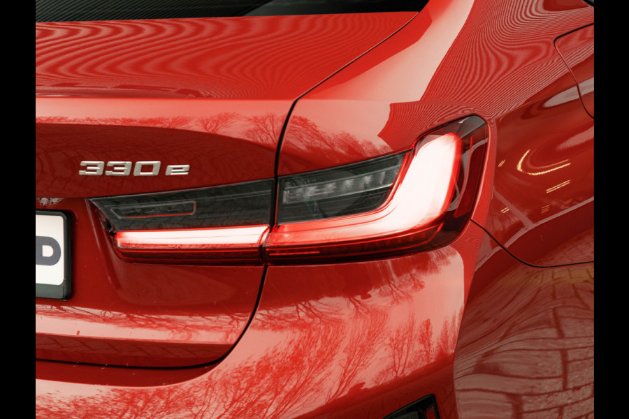 BMW 3-serie 330e M-Sport - LCI 2 - Schuifdak - Trekhaak - Widescreen - Hifi - Camera