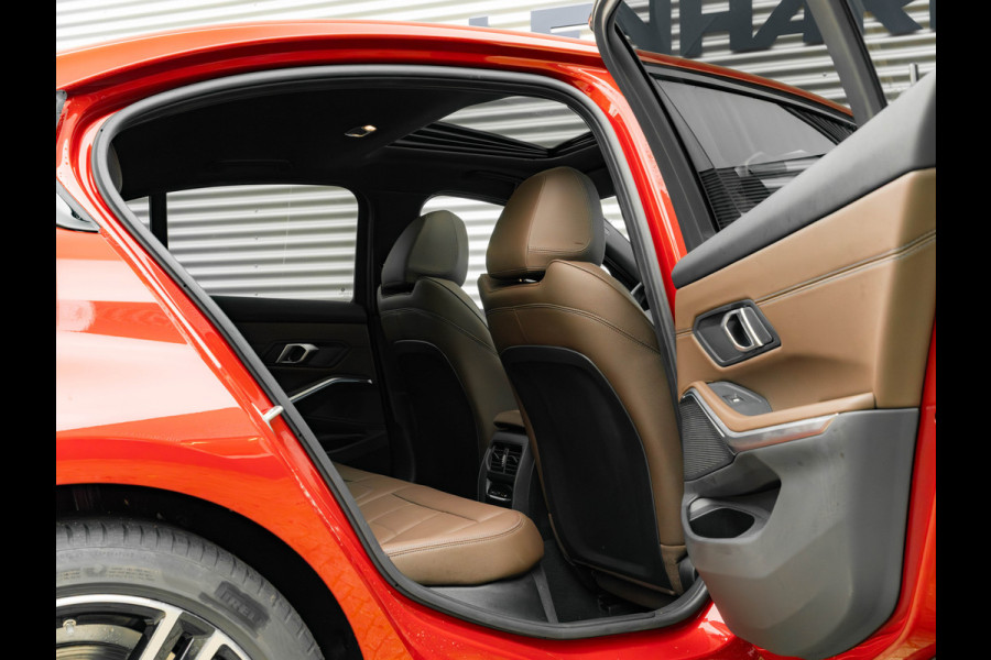 BMW 3-serie 330e M-Sport - LCI 2 - Schuifdak - Trekhaak - Widescreen - Hifi - Camera