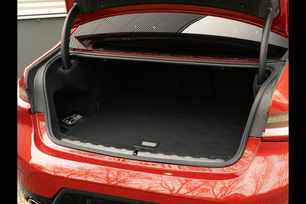 BMW 3-serie 330e M-Sport - LCI 2 - Schuifdak - Trekhaak - Widescreen - Hifi - Camera