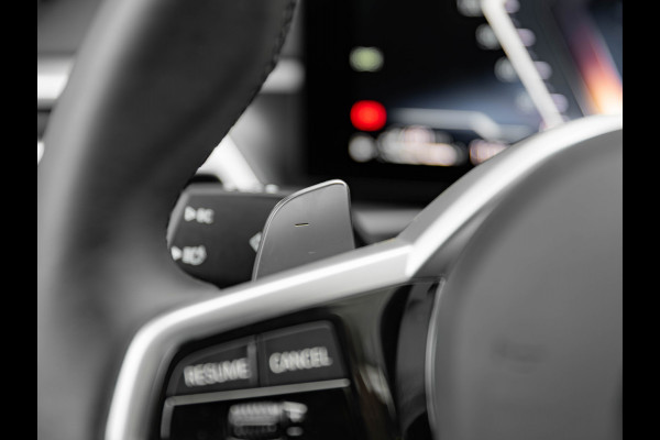 BMW 3-serie 330e M-Sport - LCI 2 - Schuifdak - Trekhaak - Widescreen - Hifi - Camera