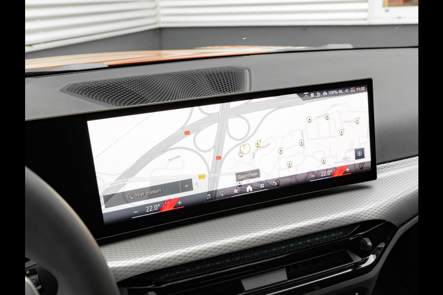 BMW 3-serie 330e M-Sport - LCI 2 - Schuifdak - Trekhaak - Widescreen - Hifi - Camera