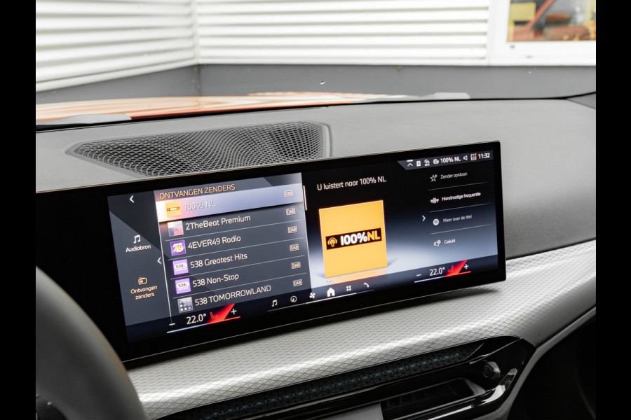 BMW 3-serie 330e M-Sport - LCI 2 - Schuifdak - Trekhaak - Widescreen - Hifi - Camera