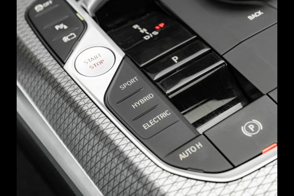 BMW 3-serie 330e M-Sport - LCI 2 - Schuifdak - Trekhaak - Widescreen - Hifi - Camera