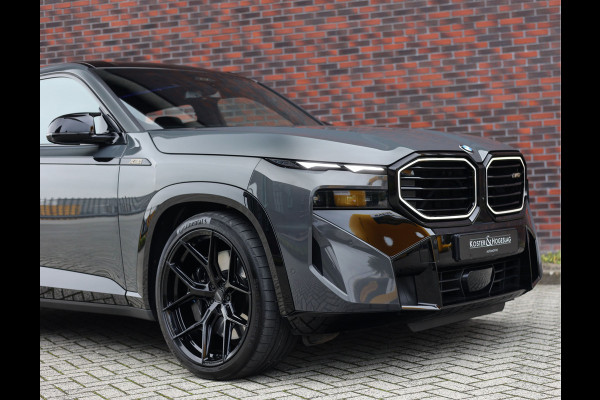 BMW XM PHEV 30 kWh | Drivers Pack - Trekhaak - 23" Vossen