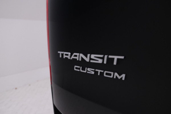 Ford Transit Custom 300 2.0 TDCI L2H1 Limited DC Dubbel cabine, Automaat, Airco.