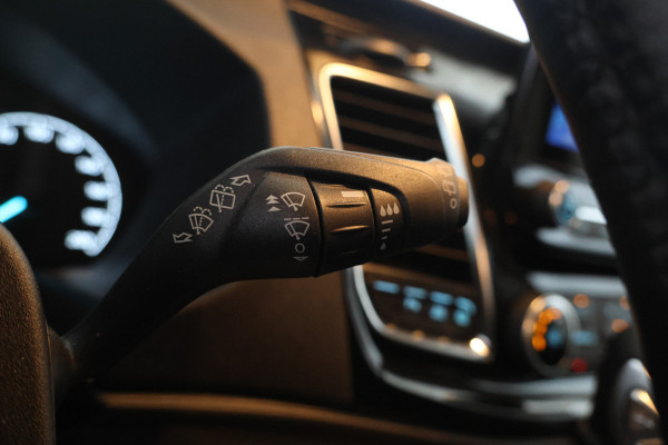 Ford Transit Custom 300 2.0 TDCI L2H1 Limited DC Dubbel cabine, Automaat, Airco.