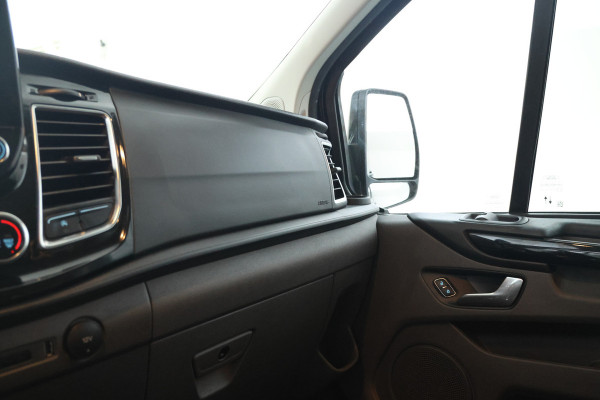 Ford Transit Custom 300 2.0 TDCI L2H1 Limited DC Dubbel cabine, Automaat, Airco.