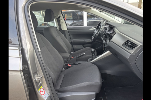 Volkswagen Polo 1.0 TSI Highline Business | Parkeer Sensoren | Stoelverwarming | Navi | Cruise